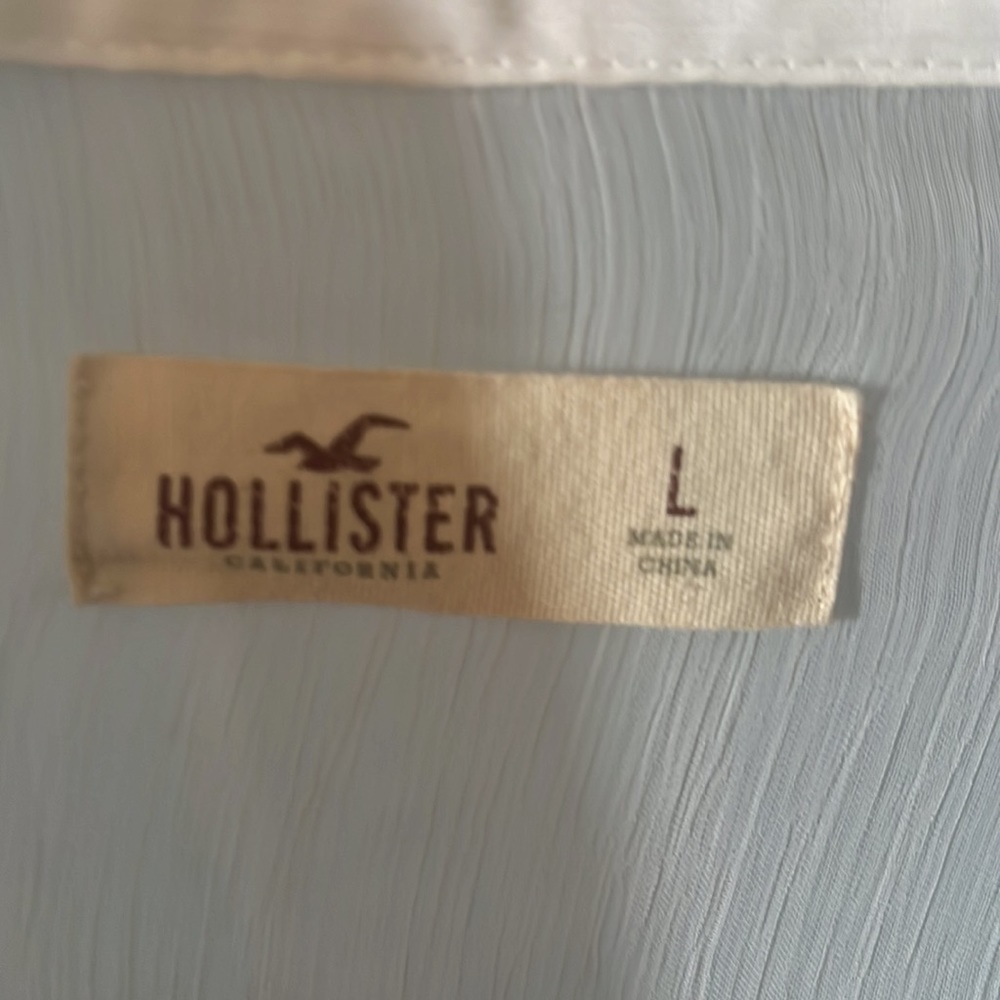 Hollister - Picture 4 of 8